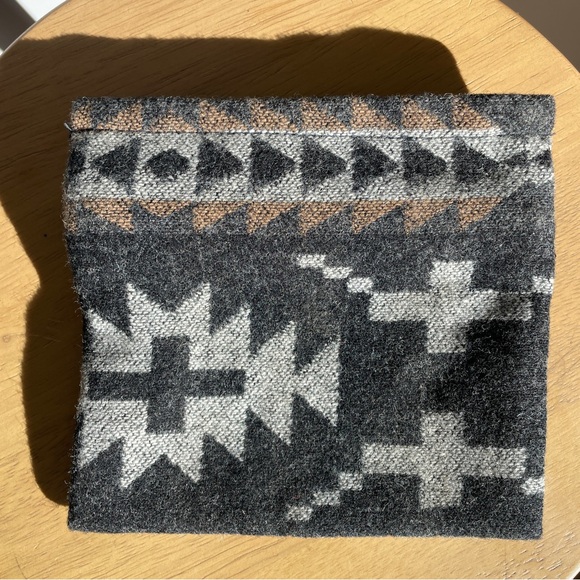 NEW Pendleton fabric small bag with zipper pocket - Picture 4 of 4